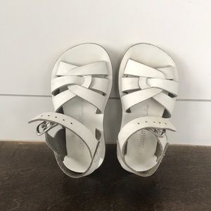 Salt water shoes swimmer size 6.